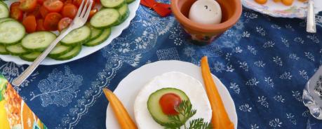 Rote-Schleifen-Frühstück
